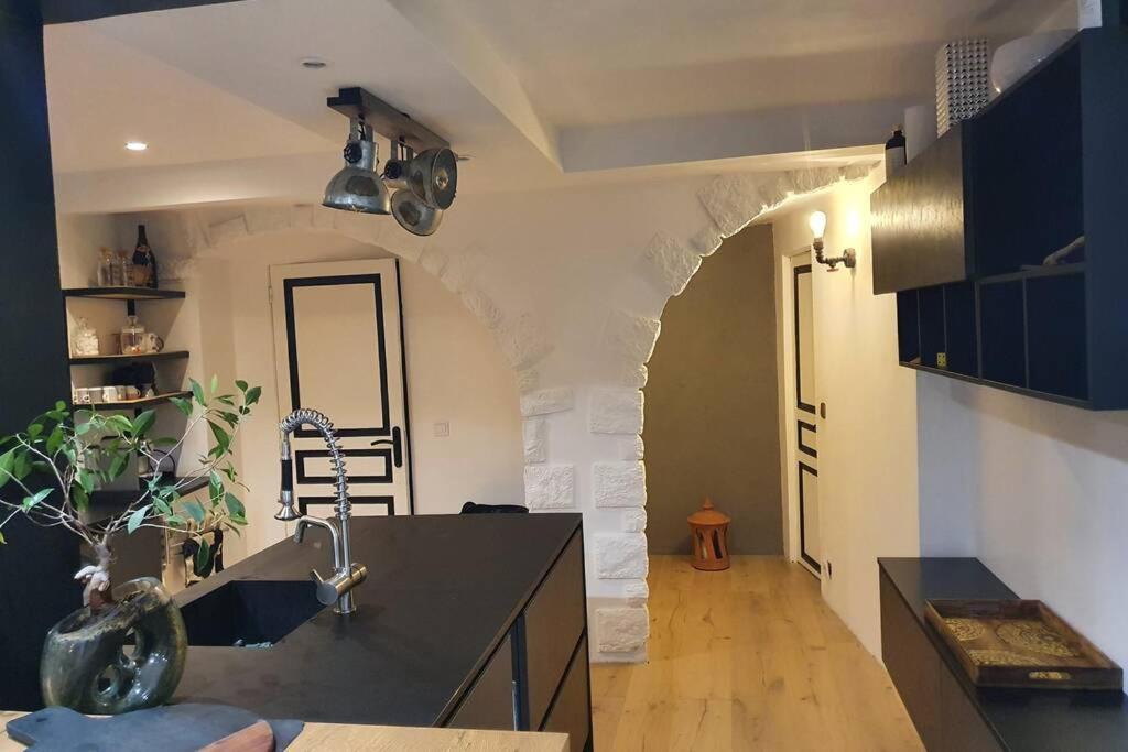 Loft De Type Industriel Et Spacieux Nice Exterior photo